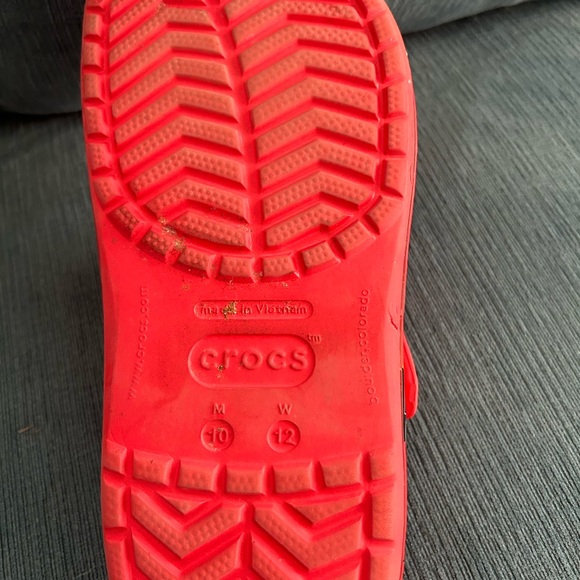Crocs will clean after purchase - Picture 3 of 6